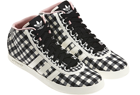 Siyah Beyaz Kareli Bayan Spor Ayakkabı Modelleri