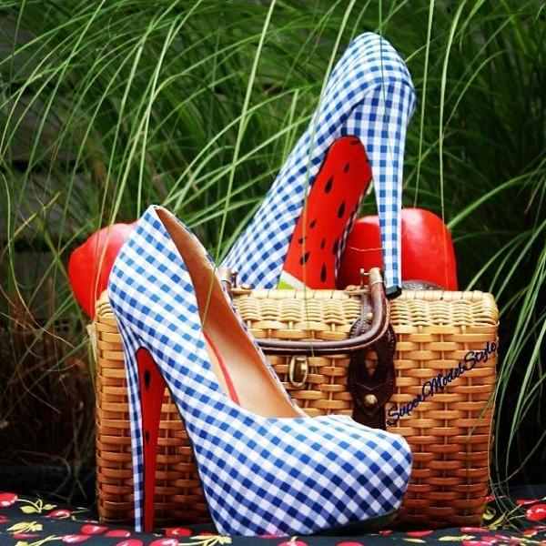 mavi beyaz kareli topuklu kapalı ayakkabı modeli