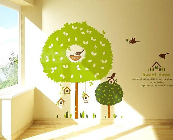 çocuk odası ağaç figürlü sticker örneği