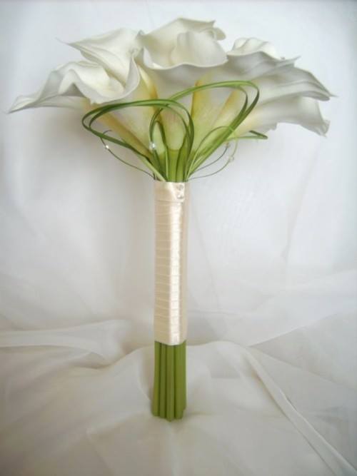 Beyaz doğal çiçek buketi