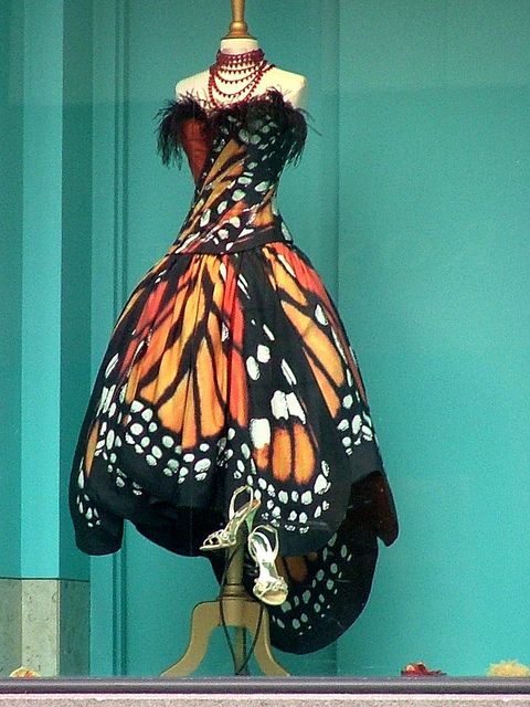 Kelebek elbise modeli