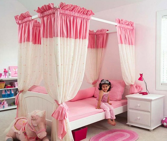 Perdeli yatak kız çocuk odası