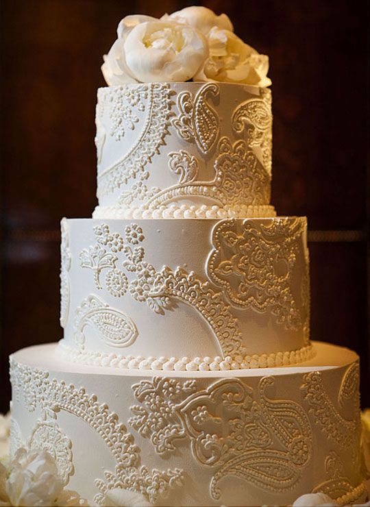 beyaz dantel görünümlü pasta modeli