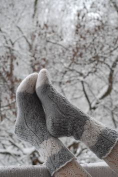 gri beyaz örgü çorap modeli