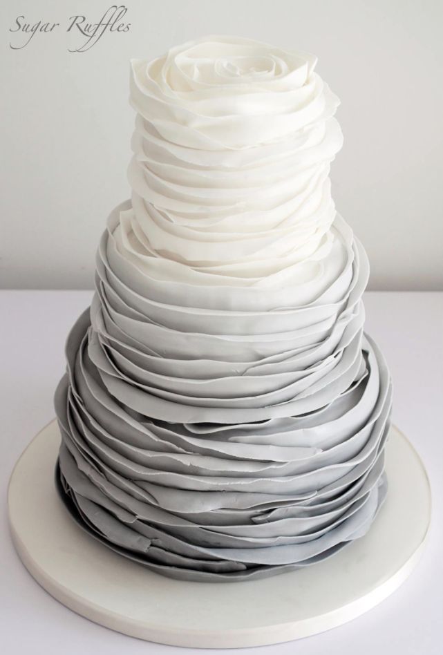 gri beyaz şık pasta modeli