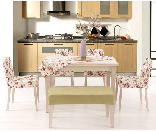 puflu ve sandalyeli mutfak masası modeli
