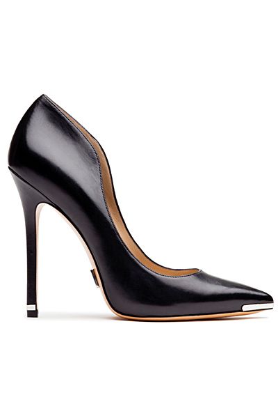 siyah deri metal detaylı ayakkabı modeli