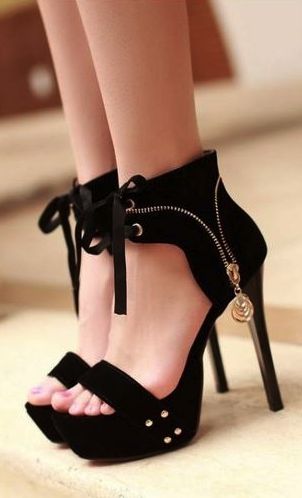 siyah fermuar detaylı ayakkabı modeli