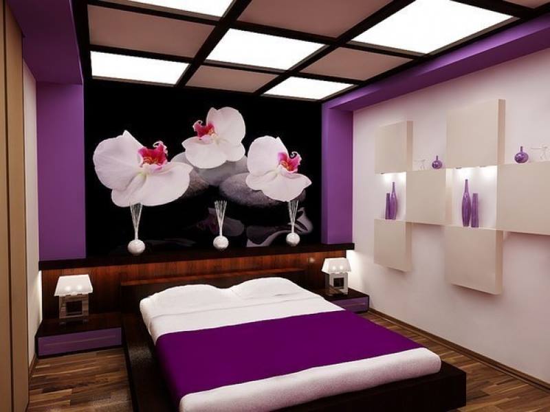 çiçekli mor beyaz yatak odası tasarımı örnekleri ultra lüks