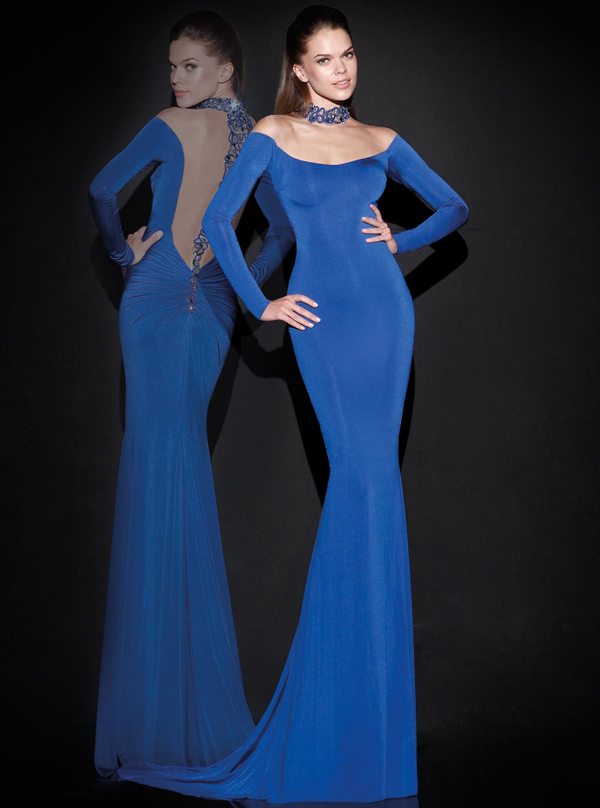 saks mavisi sırt dekolteli dekoltesi şık işlemeli abiye elbise modeli