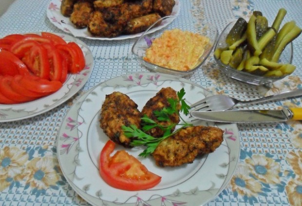Tavuk Kıymalı Kadın Budu Köfte Tarifi