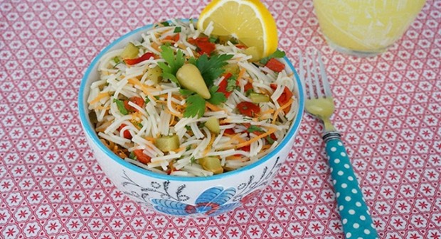 Tel Şehriye Salatası Tarifi