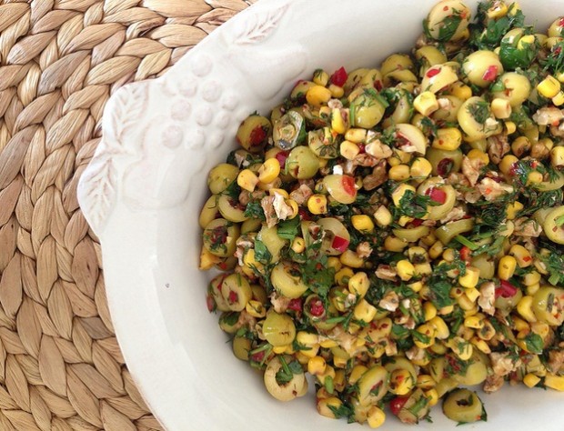 Yeşil Zeytin Salatası Tarifi