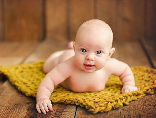 renkli gözlü bebek resimleri