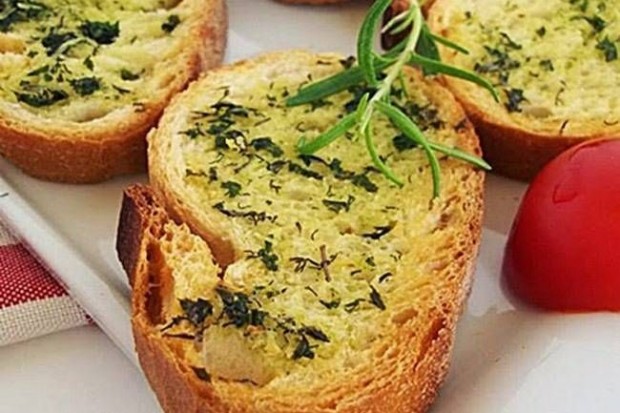 Kahvaltılık Otlu Ekmek Dilimleri Tarifi