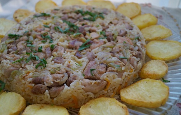 Patates Halkalı Tavuklu Pilav Tarifi