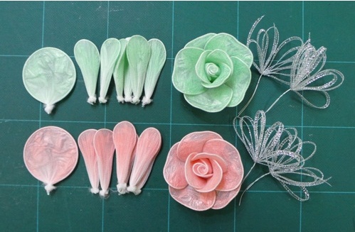 Plastk Poşetlerden Süslemelerde Kullanılacak Çiçek Yapılışı