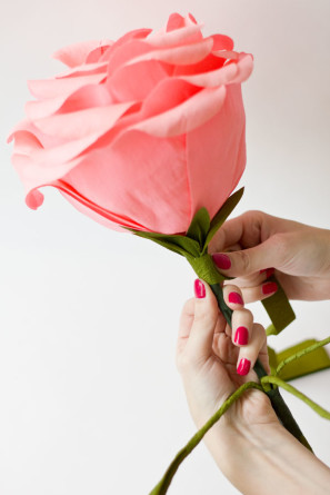 1 Oluklu Kağıttan Harika Güller Yapalım (30)