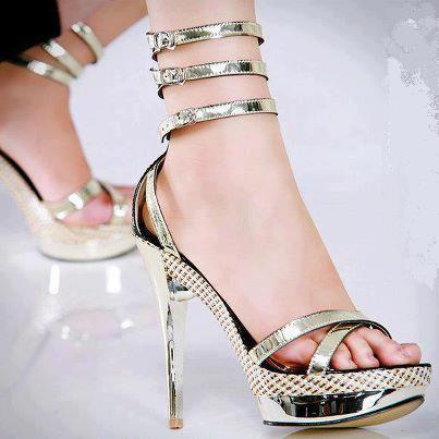 Gümüş Renkte Yüksek Topuklu Platform Ayakkabı Modelleri