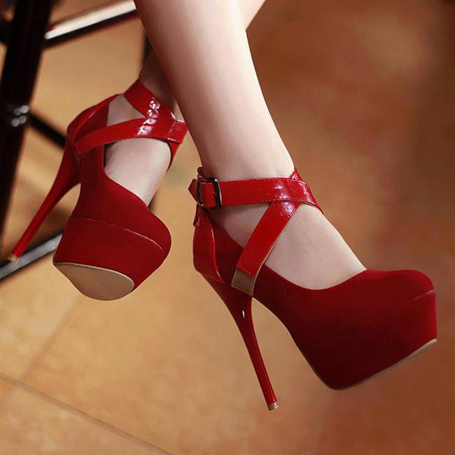 Kırmızı Önden Çapraz Tokalı PLatform Ayakkabı Modelleri
