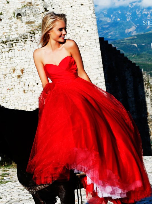 Kırmızı Şık Mezuniyet Elbise Modelleri