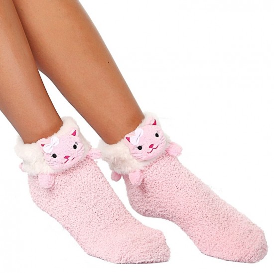 Pembe kedili yarım bayan çorap modelleri