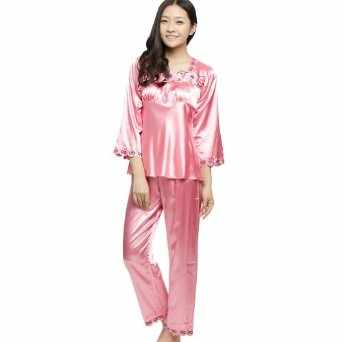 Pembe saten pijama modeli