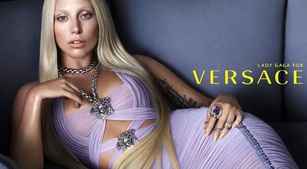 Versace ransparan elbise modeli