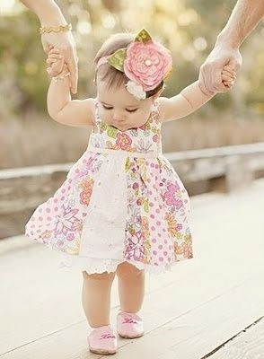 yazlık mini çiçekli tacıyla takım bebek elbisesi